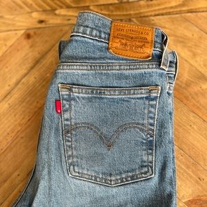 Levi’s “Wedgie” Jeans. Size 25